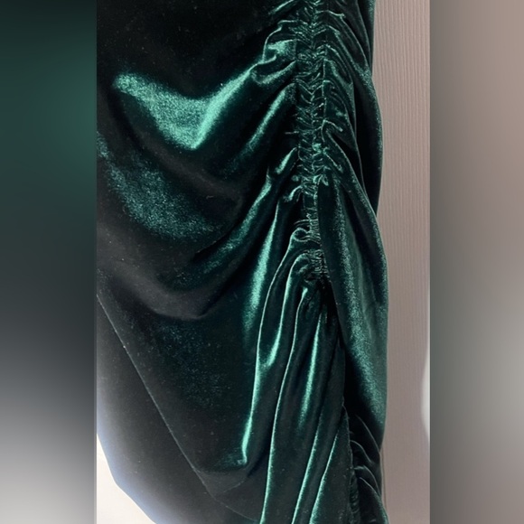House of Harlow 1960 Green Velvet One Shoulder Dress - Picture 3 of 8
